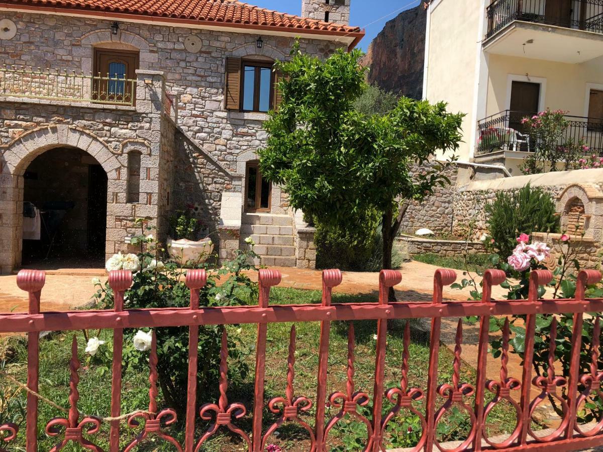 Villa Haus Kleopatra Leonídion Exterior foto
