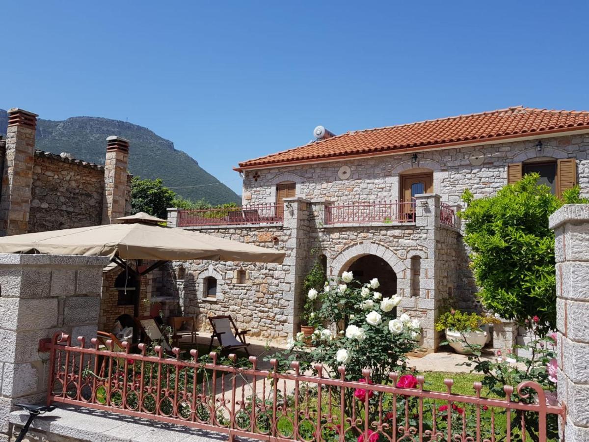 Villa Haus Kleopatra Leonídion Exterior foto
